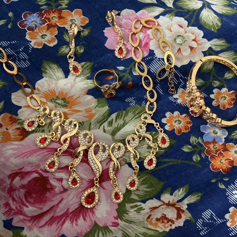 Necklace set